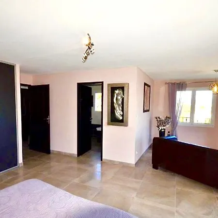 Oceane Vila Villeneuve-Loubet